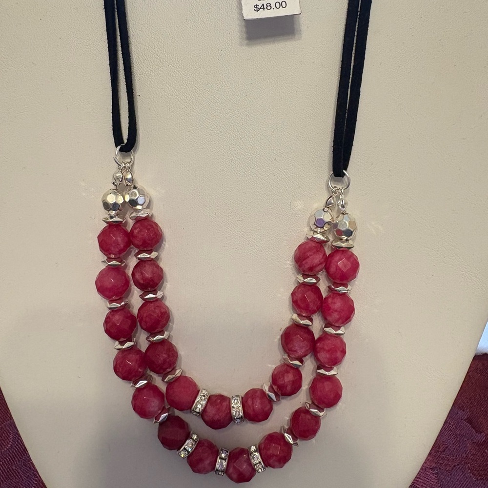 New with tags WHBM Elegant Pink Glass Bead Necklace